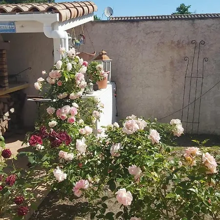 בית נופש Agreable Maison Spacieuse A *